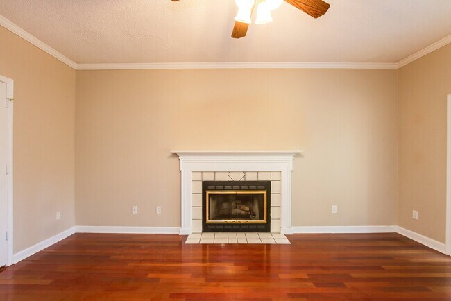 Building Photo - 12400 Henderson Hill Rd