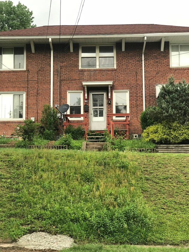 392 New York Ave, Clairton, PA 15025 House Rental in Clairton, PA