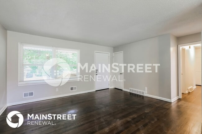 Foto del edificio - 9505 Newton Ave