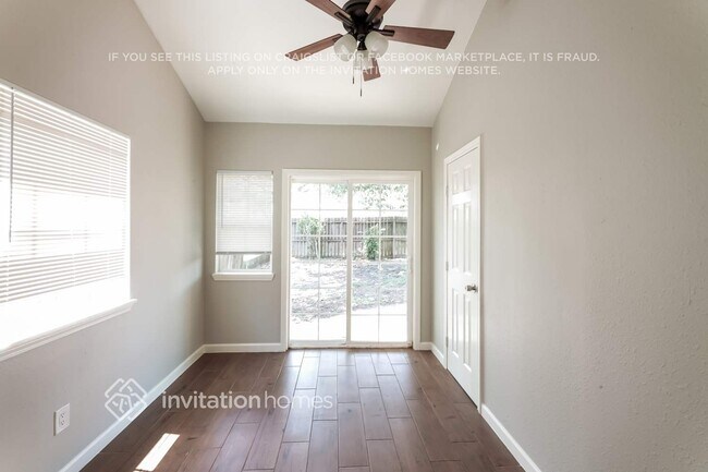 Foto del edificio - 4515 Hidden Springs Dr