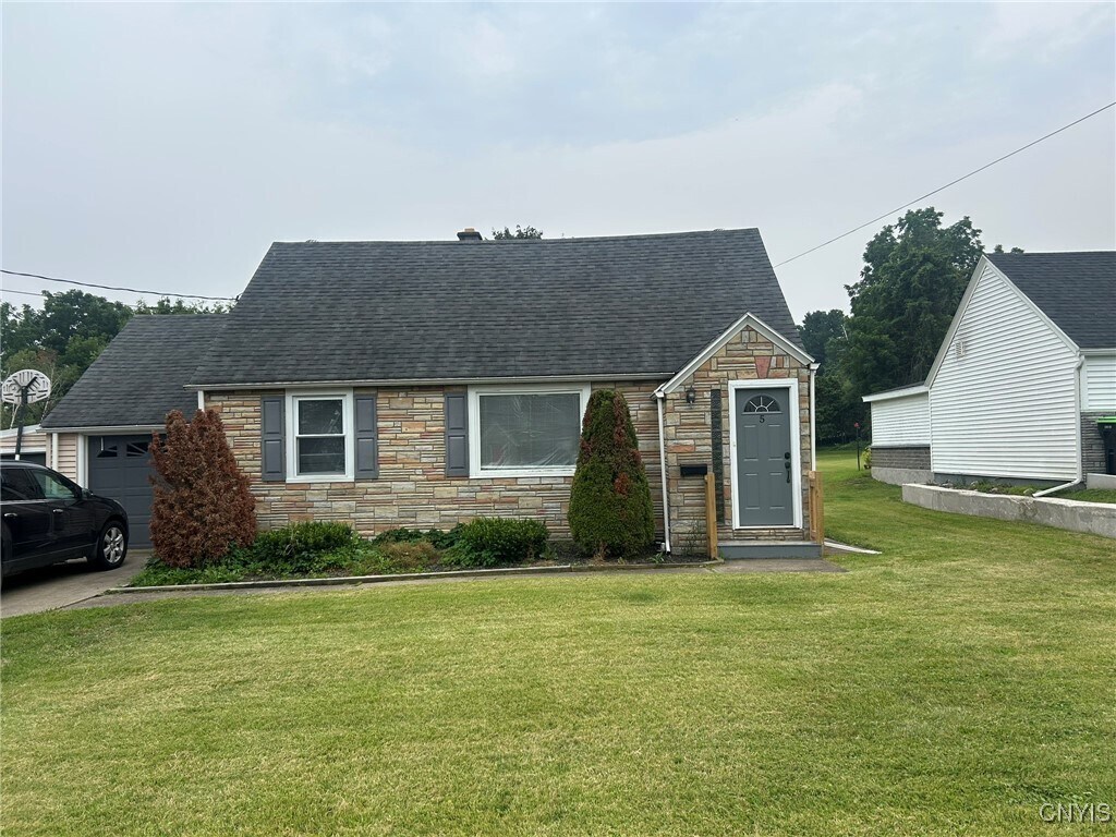 Primary Photo - 5 Beechwood Rd