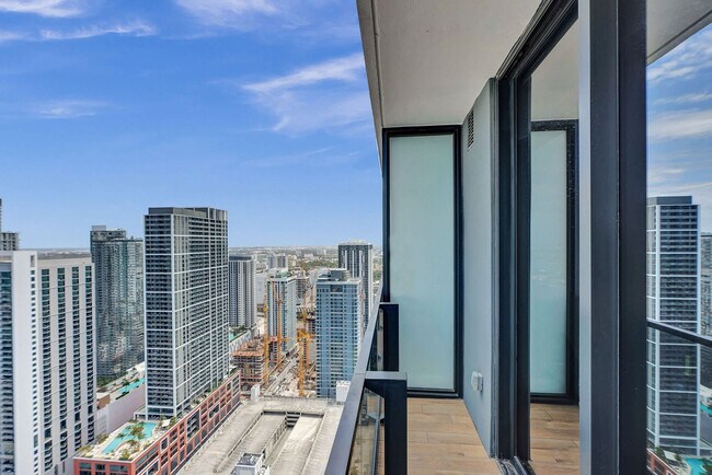 Foto del edificio - 398 NE 5th St