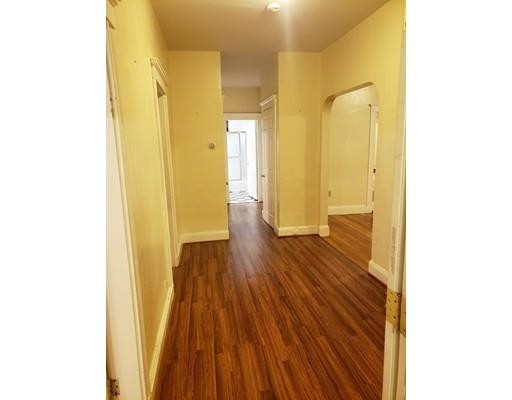 Primary Photo - 16 Roxton St