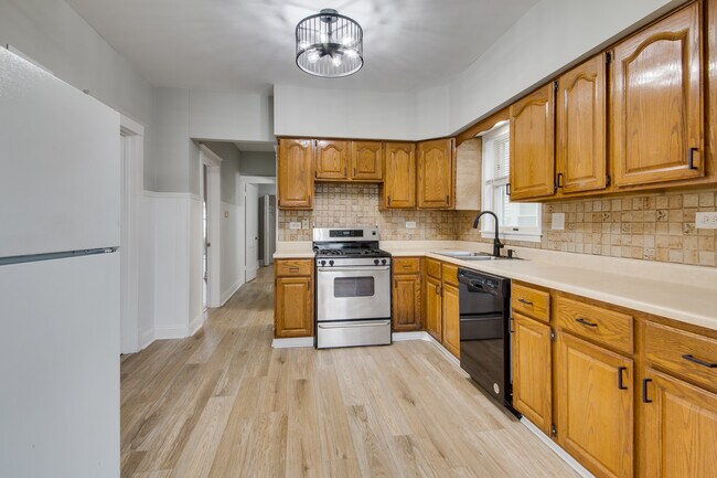Foto del edificio - 6228 W Berenice Ave