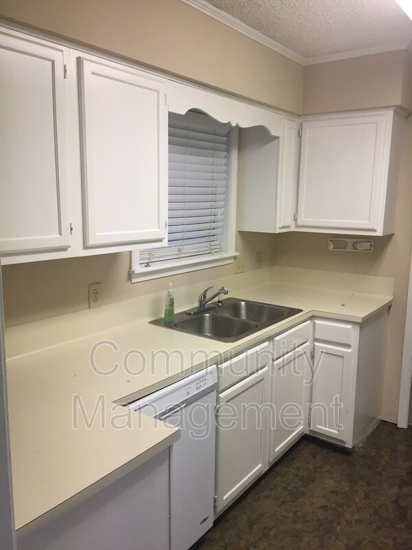 Photo - 1540 Sharlo Ave Townhome