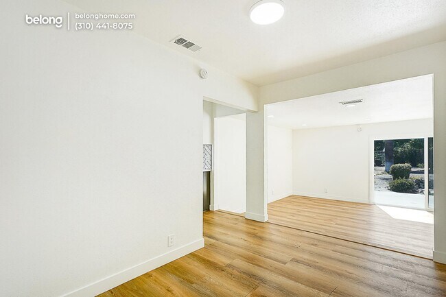 Building Photo - 157 S San Jose Dr