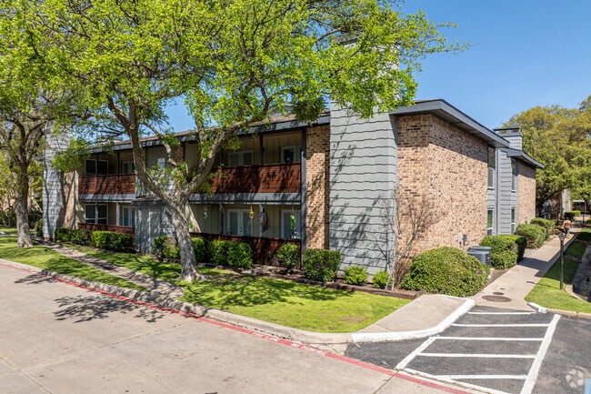 Building Photo - Spring Creek