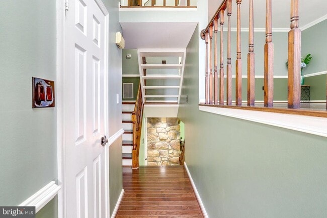 Foto del edificio - 4546 Little River Run Dr