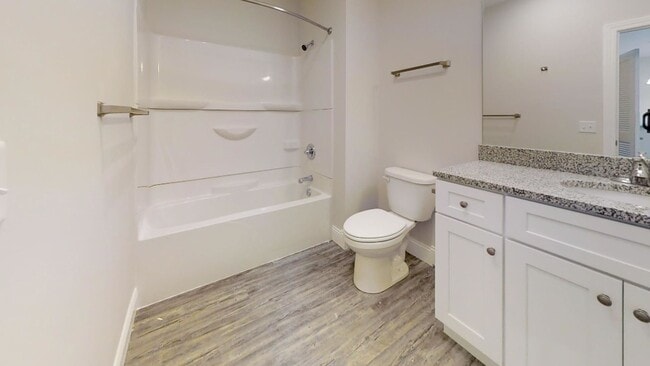 Interior Photo - 309 W Washington