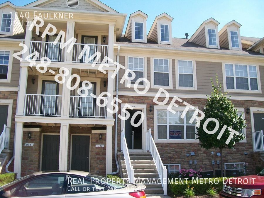 Move in Ready Condo in Troy