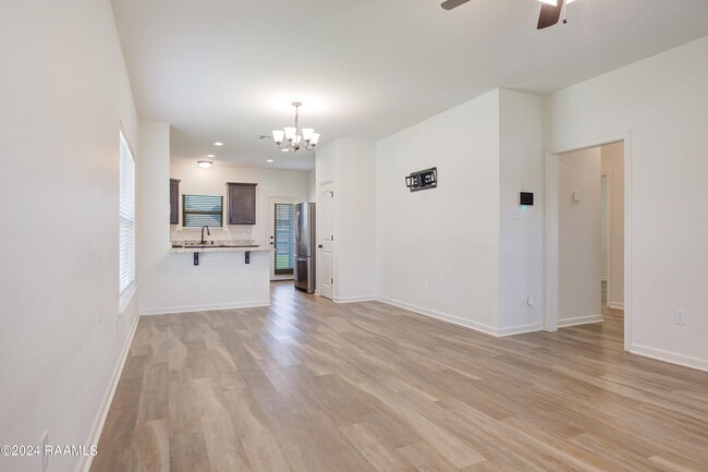 Building Photo - 524 Elwick Dr