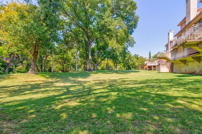 Foto del edificio - 4777 Cedar Springs Rd