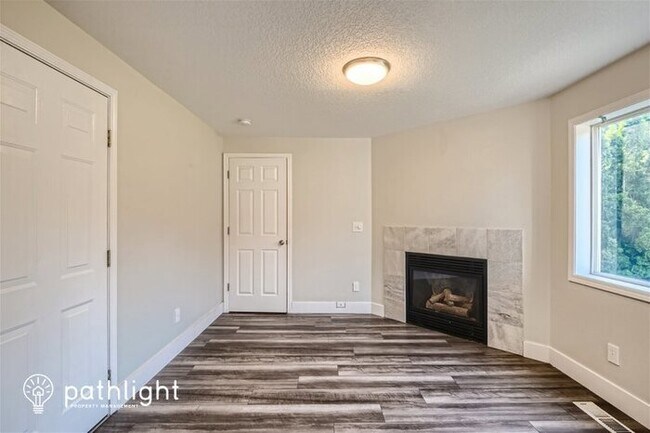 Foto del edificio - 13911 Southeast Alimaria Drive, Clackamas,...