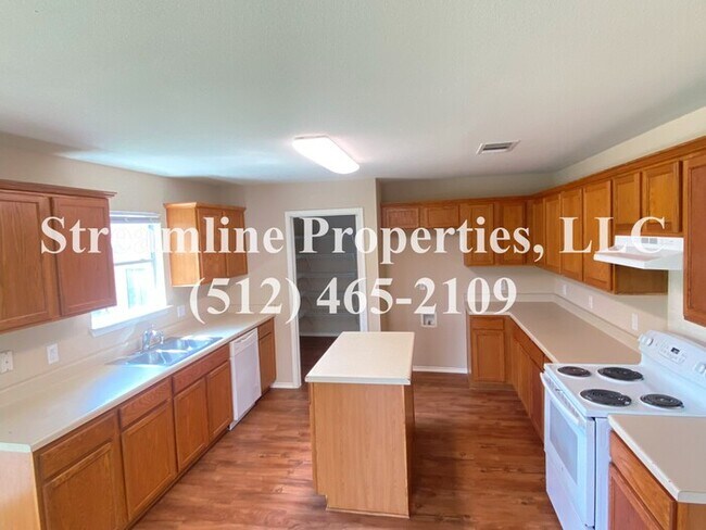 Foto del edificio - Beautiful 3 bedroom, 3 bathroom and study ...
