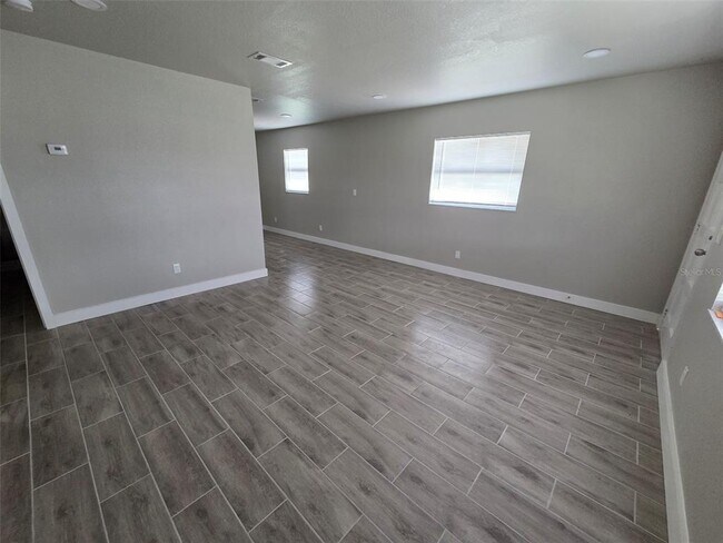 Foto del edificio - 38300 Henry Dr