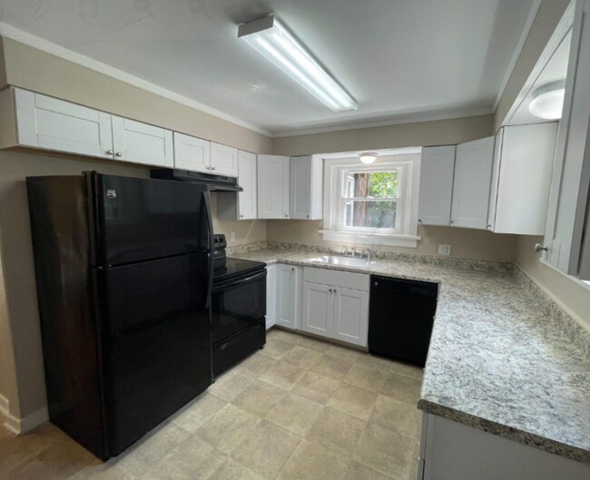 Building Photo - NOW AVAILABLE! - 510 Alameda Pl, Dayton, O...
