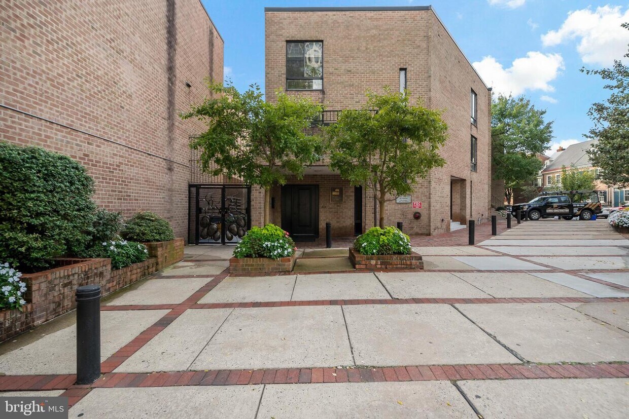 130 Spruce St Unit 11A, Philadelphia, PA 19106 Room for Rent in