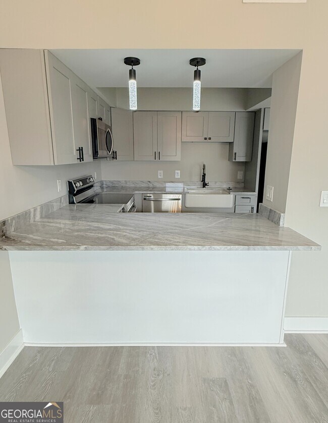 Building Photo - 295 Clearview Ct