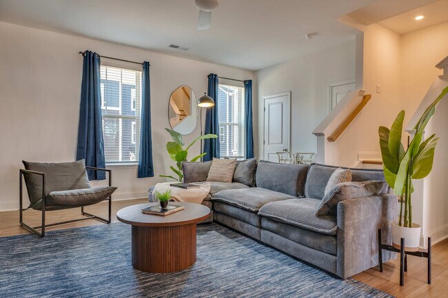 Foto del edificio - 1131 Fairway Green Ln