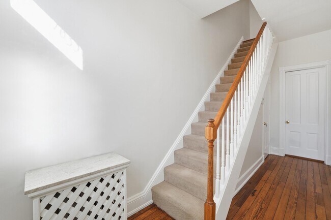 Foto del edificio - 1635 35th St NW