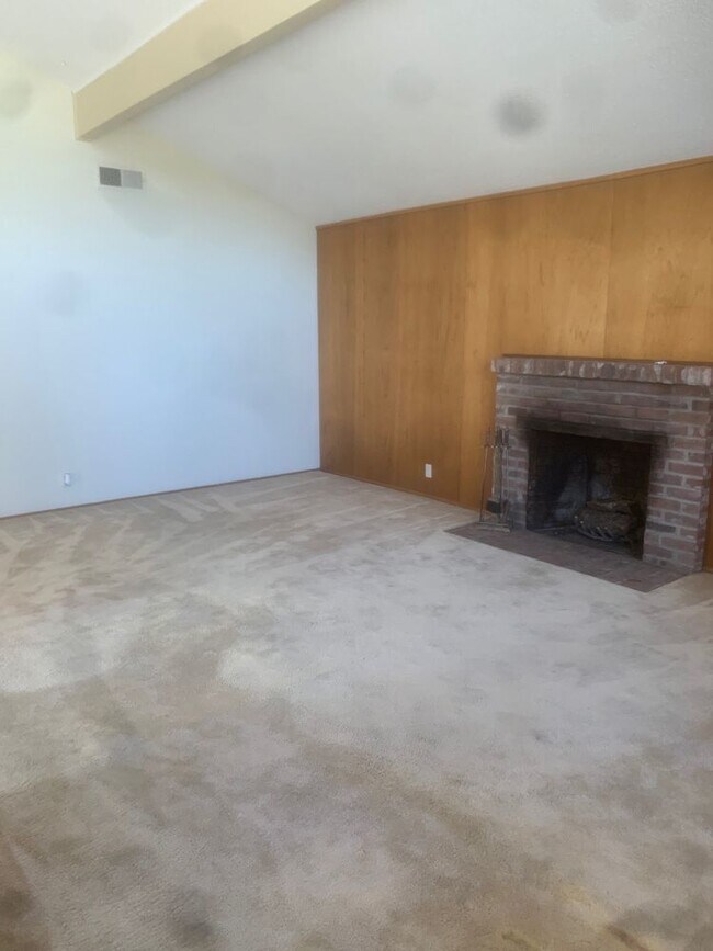 Foto del edificio - 4715 Claremont Avenue Stockton Ca 95207