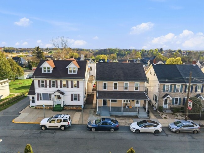 Building Photo - 1130 3rd St
