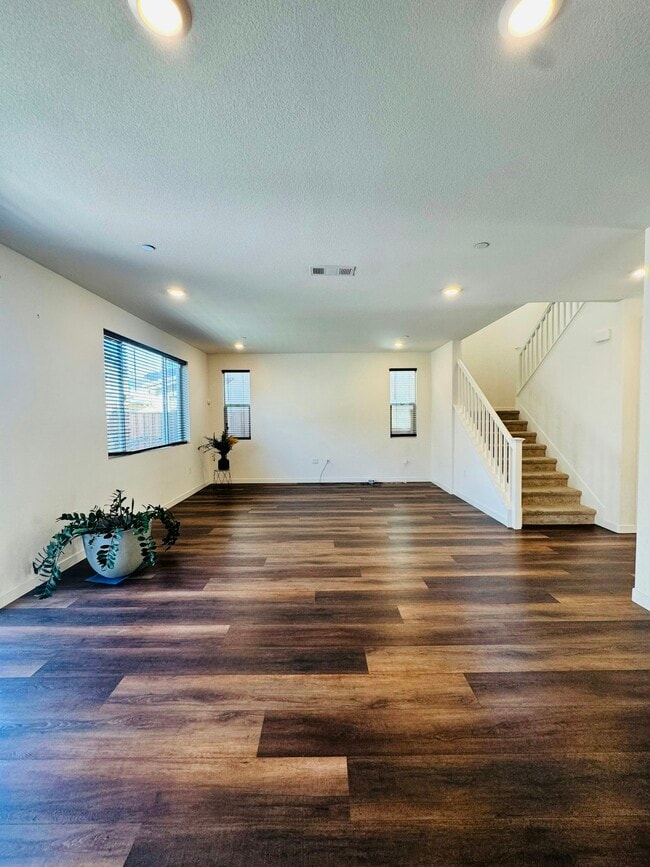 Building Photo - 5440 Guenoc Valley Ln