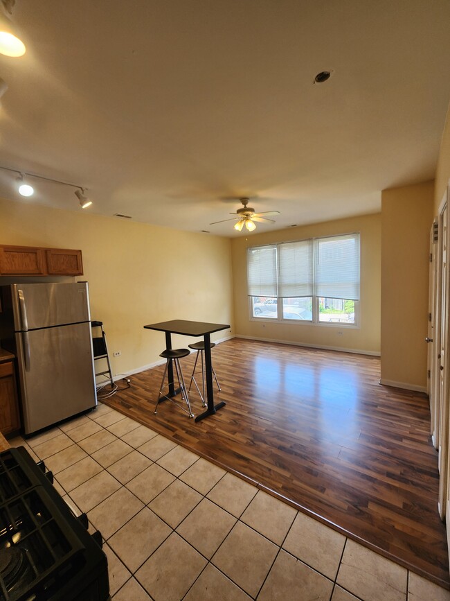 Foto del edificio - 2447 W Grenshaw St