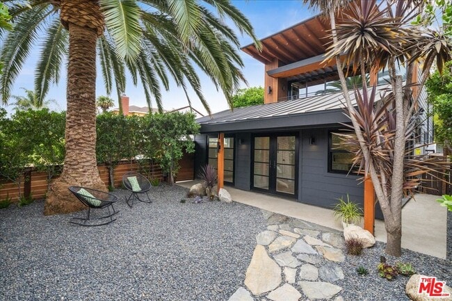 Foto del edificio - 4027 Moore St