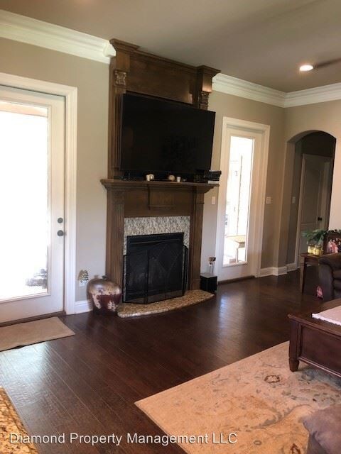 Building Photo - 4 br, 3 bath House - 517 Tupelo Dr.