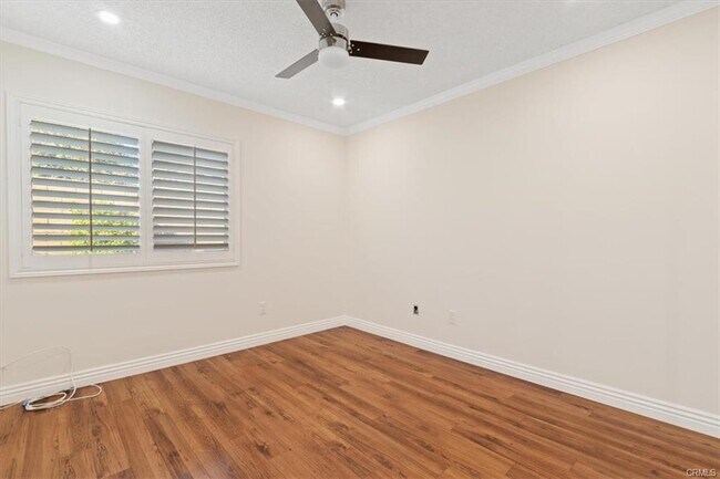 Foto del edificio - 14915 W San Fernando Mission Blvd