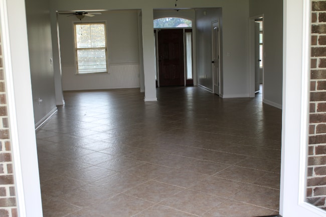 Building Photo - 135 Alicia Dr