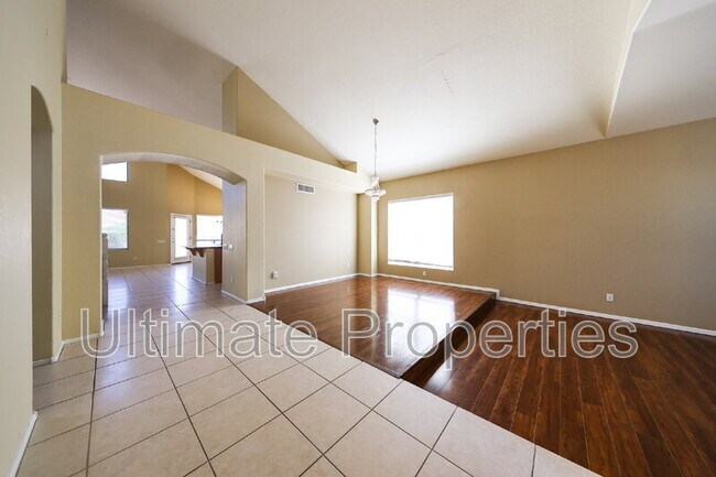 Foto del edificio - 6336 W Misty Willow Ln