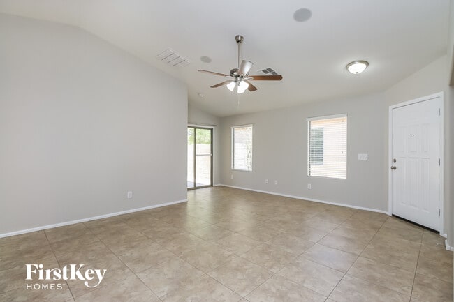 Building Photo - 4186 E Aragonite Ln