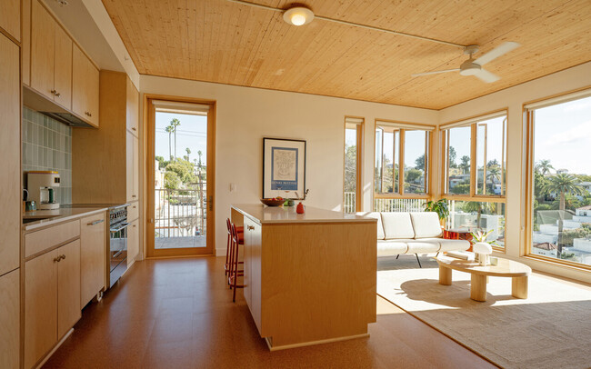 Building Photo - SuperBungalows™ on Marathon Street