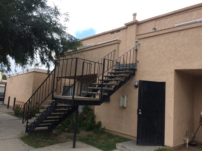 Foto del edificio - 1042 N Verde Ave