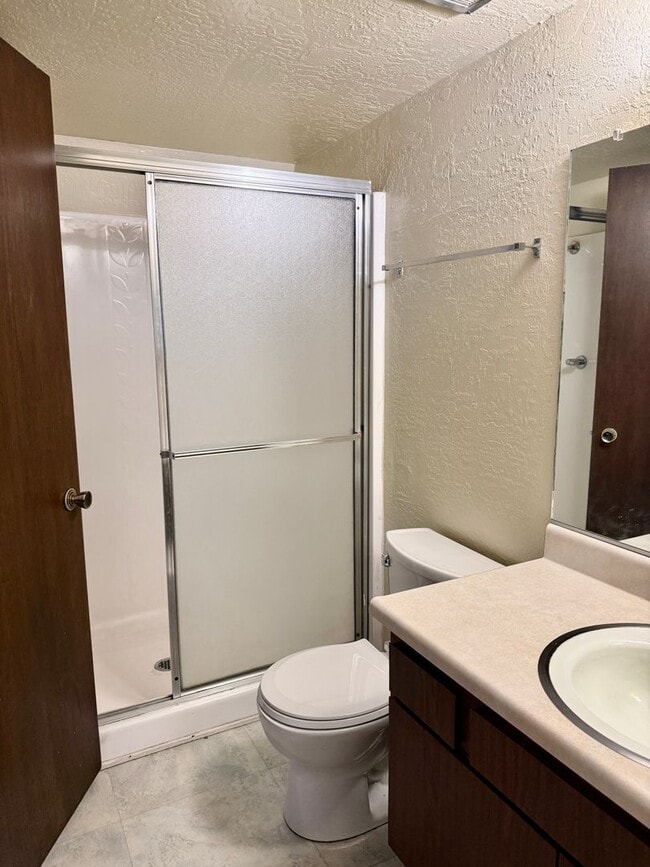 Building Photo - Bigwood Condo – 1 Bedroom + Loft, 2 Bath | 12-Month Lease | Mammoth Lakes