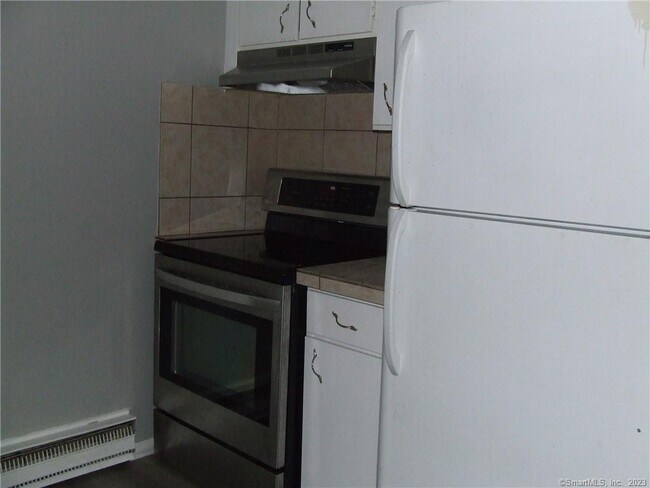 Foto del edificio - 353 Scott Rd