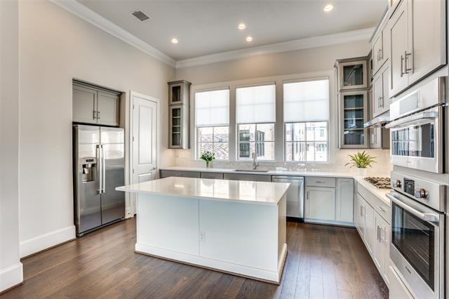 Foto del edificio - 14987 Oak St
