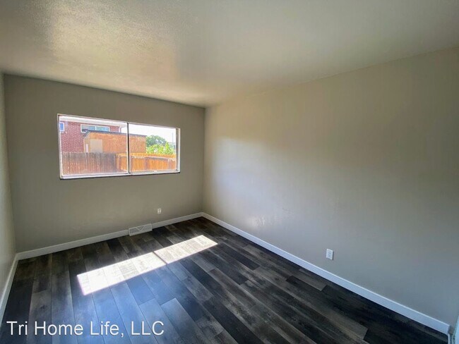 Building Photo - 2 br, 1 bath House - 8702 E Richthofen Pl