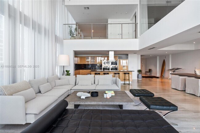 Foto del edificio - 6899 Collins Ave