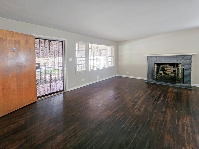 Foto del edificio - 4-Bedroom Ranch in the Heart of Atlanta – ...