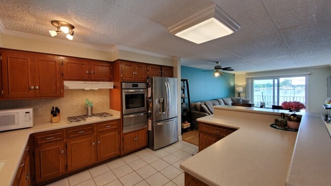 Building Photo - 26 N Pistakee Lake Rd