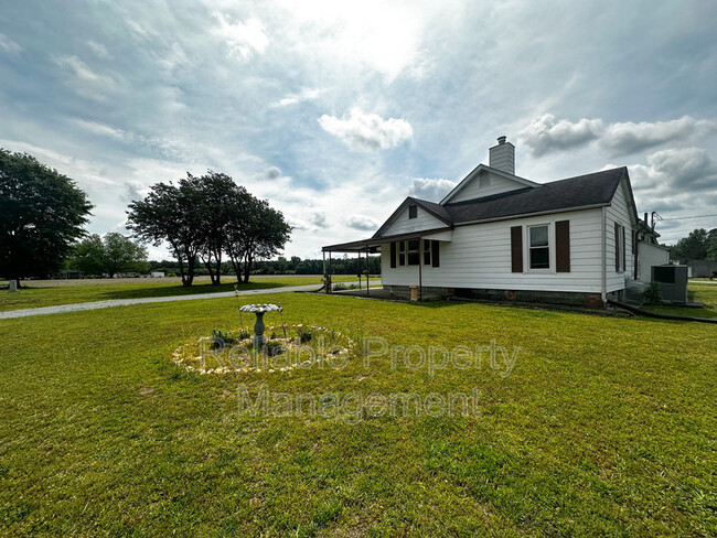 Building Photo - 3158 US 70 Business East