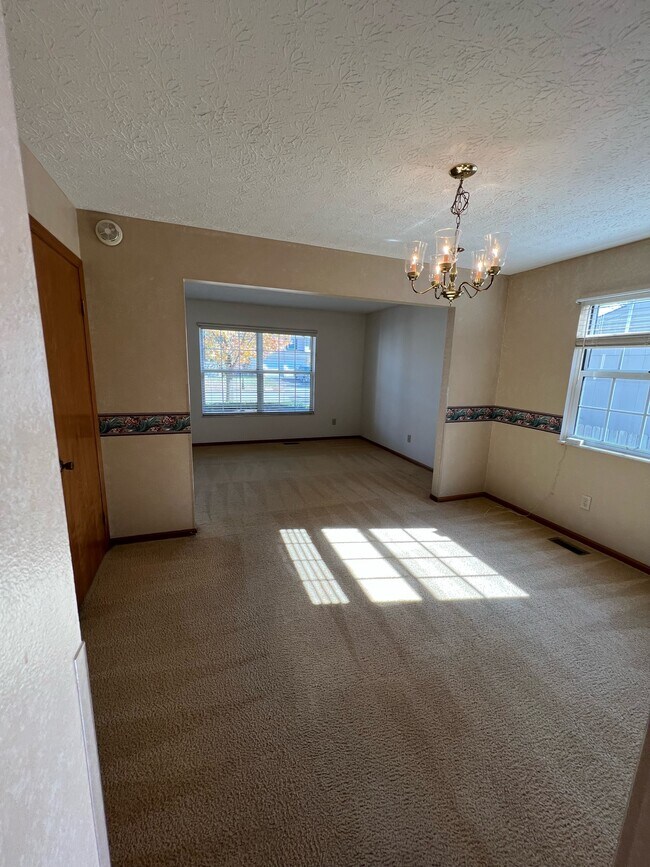 Building Photo - 3453 Mulberry St