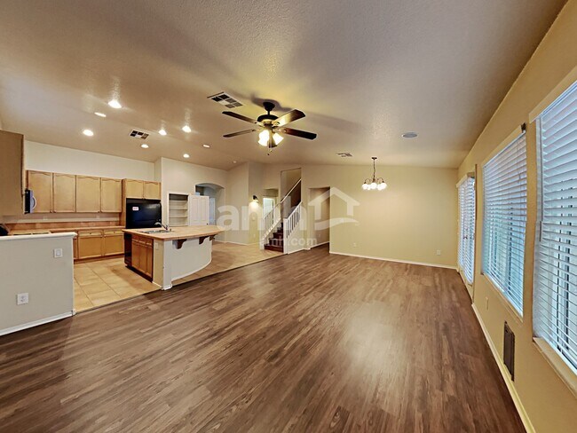Foto del edificio - 9304 Thunder Falls Court