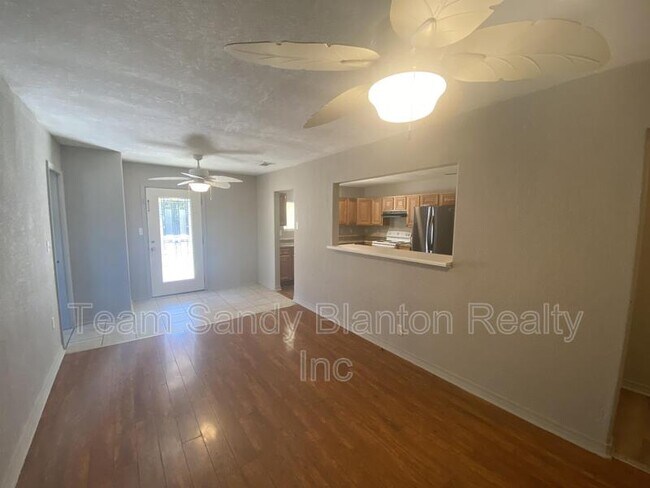 Foto del edificio - 6684 W Walker St