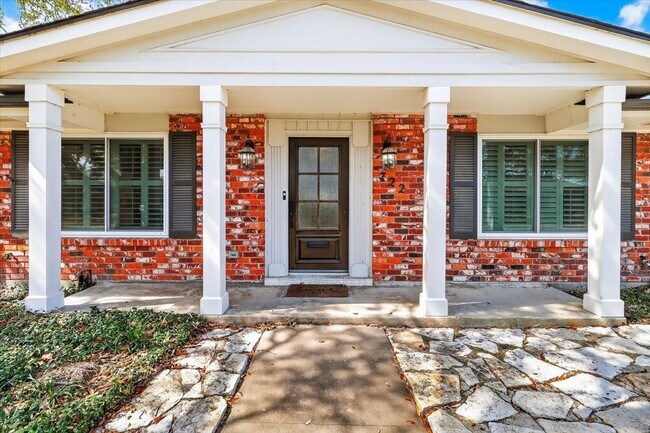 Foto del edificio - 722 Brock Dr