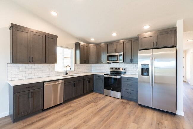 Building Photo - Brand New 2 Bedroom Duplex in SW Redmond