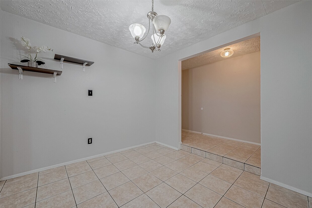 Foto del edificio - 10322 Clark Tower Ln